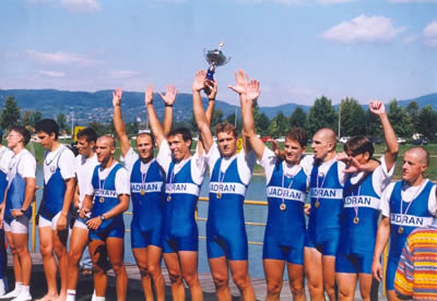 Seniorski osmerac, prvak Hrvatske 1996., Branimir Vujević, Antonio Buča, Danijel Bajlo, Marko Dragičević, Vjekoslav Bobić, Marko Rušev, Joško Matulić i kormilar Damir Petrović